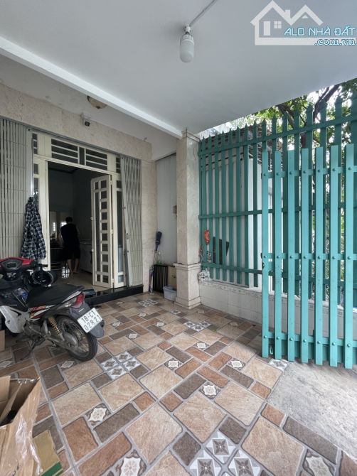 Nhà CĂN GÓC 2 Tầng 132M2( 8X16.5) Hẻm THÔNG 1/ Xe Hơi TRÁNH đang cho thuê 20tr/th - 2