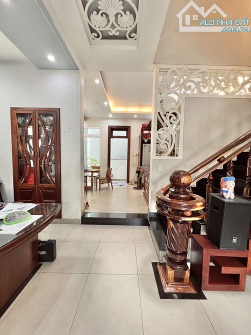 GIẢM 2TỶ BÁN BIỆT THỰ 200m2, 3 TẦNG - NGÃ TƯ TÔ NGỌC VÂN, PHẠM VĂN ĐỒNG LINH ĐÔNG CHỈ 16TỶ - 2