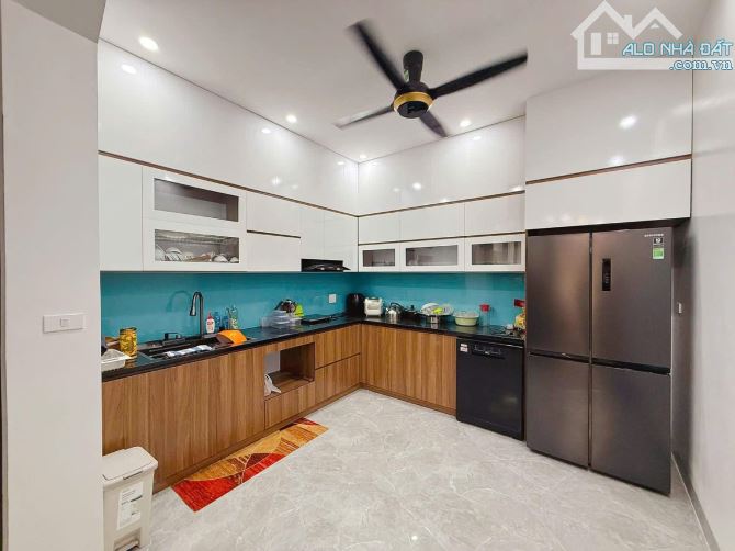 Ngay Hồ Đền Lừ - 65 M - Thang máy - Full nội thất - Cực thoáng - Nhỉnh 11 đồng. - 2