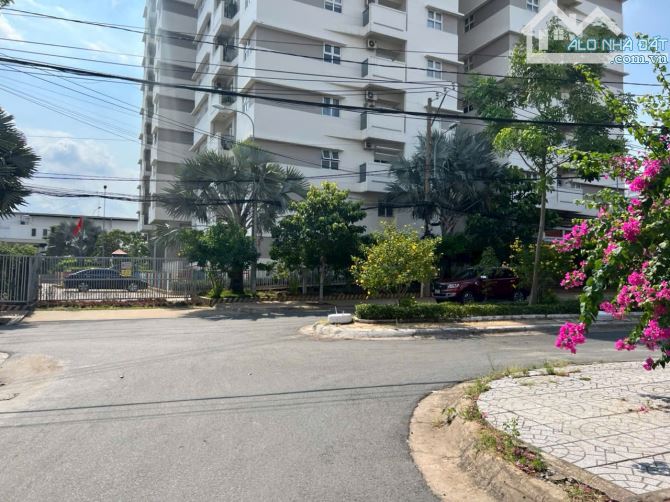Bán đất biệt thự Song Hành Xa lộ- ngày COOPmax.DT: 250m2(12x20) - 2