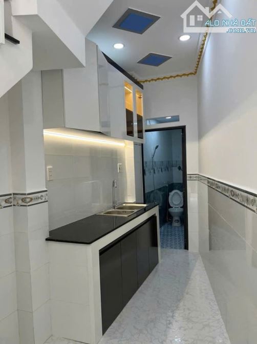 Nhà mới xây, 2 tầng 2 PN, 18m2 gần chợ Gò Xoài Bình Tân, chỉ 1.8 Tỷ, SHR - 2