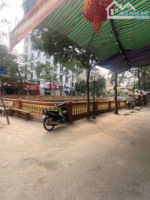 BÁN NHÀ LÔ GÓC MẶT HỒ PHỐ Ô CÁCH – Ô TÔ VÒNG QUANH – KINH DOANH ĐỈNH ĐÔNG NGƯỜI QUA LẠI - 2