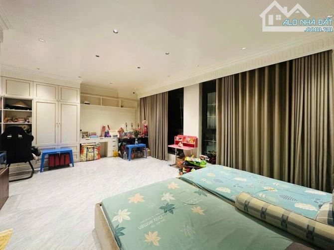 Bán nhà mặt phố Yên Hòa quận Cầu  Giấy - Sổ đỏ 49m2 - nhà 7 tầng - MT 7m2 - giá chỉ 25 tỷ - 2