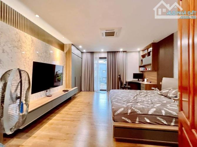 Bán nhà Lê Văn Hiến, 35m2, phân lô, ô tô, nội thất chủ tặng,  nhỉnh 5tỷ. - 2