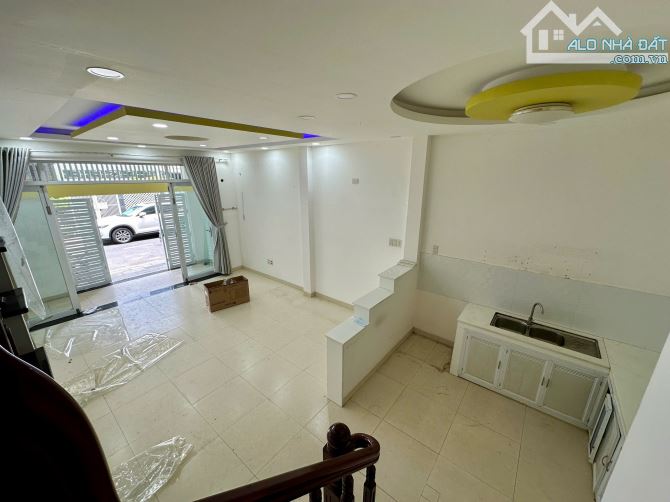 Nhà 2 tầng tái định cư VCN Phước Long dt 53,8m2 sổ hoàn công - 2
