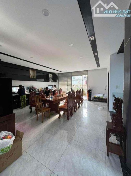 🌟 BIỆT THỰ VIEW SÔNG MẶT TIỀN NGUYỄN ĐÌNH THI – DIỆN TÍCH 300M² – GIÁ 23 TỶ 🌟 - 2