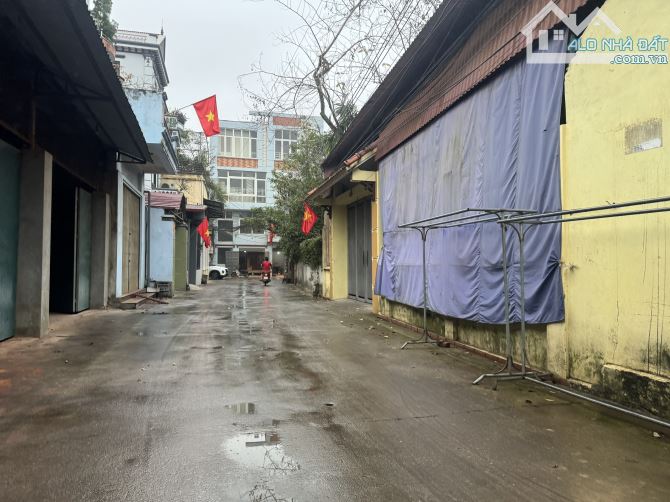 Diện tích: 60 m2. mặt tiền 5 m đường trước đất 3 m ngõ thông các ngả  - Giá: 1,45 tỷ VND. - 2