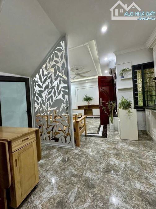 Nhà Đẹp  5Tầng, Ngọc Thụy, Long Biên. MT Hoa Hậu , Vị Trí Đẻ Vàng , Full Nội Thất  6,57Tỷ - 2