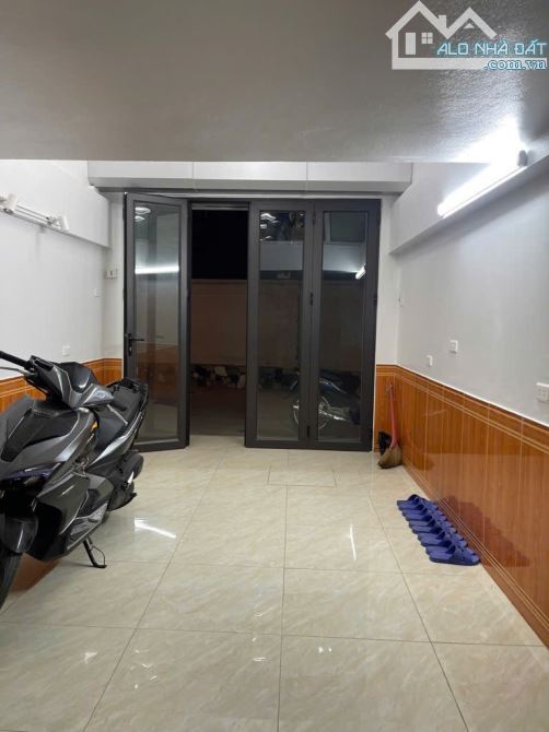 BÁN GẤP đầu phố Ngọc Thuỵ, ô tô ngủ trong nhà, 5 tầng 7.9 tỷ - 2