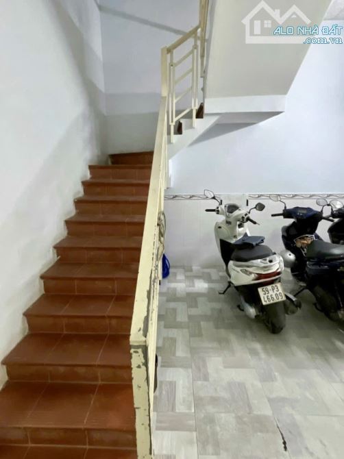 Bán nhà 77m2 Mặt Tiền Đường Lý Thánh Tông, Quận Tân Phú - 2