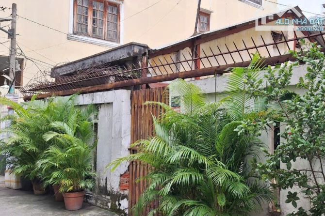 Bán nhà cấp 4 đất khủng 213m² Lê Văn Sỹ, Hẻm xe hơi thông, Sát mặt tiền ! - 2