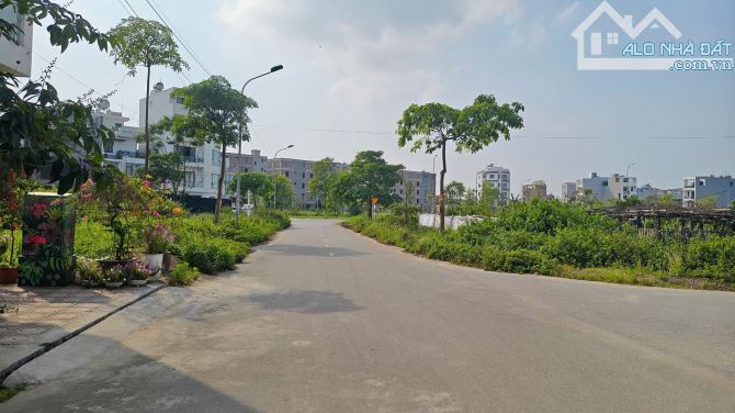 🎐🎐Bán Lô Giãn Dân Yên Mẫn Vạn An Nhìn Chếch Vườn Hoa Mt 5m Dt 75m2 Hướng ĐB Giá 5 Tỷ - 2