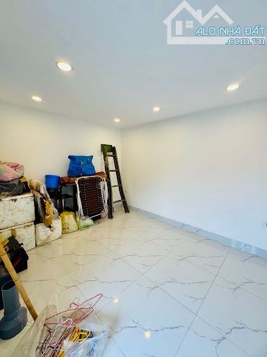 NHỈNH 5 TỶ CÓ NGAY NHÀ ĐẸP LUNG LINH - 5 TẦNG TRUNG TÂM HAI BÀ TRƯNG - SÁT PHỐ Ô TÔ GẦN - - 2