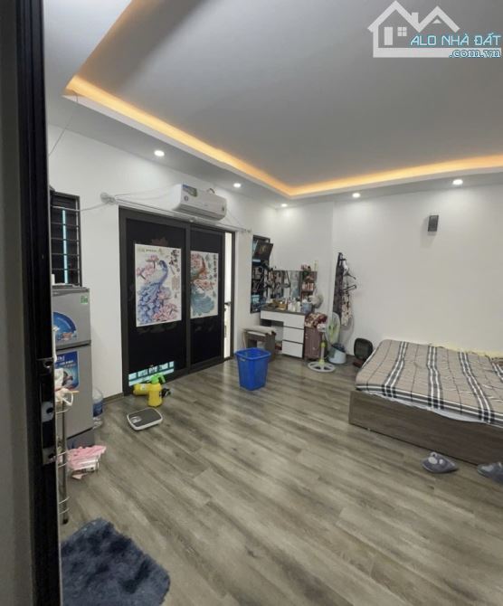 Lĩnh Nam -Ngõ rộng gần oto, dòng tiền- 36m2- 6 tỷ 2 - 2
