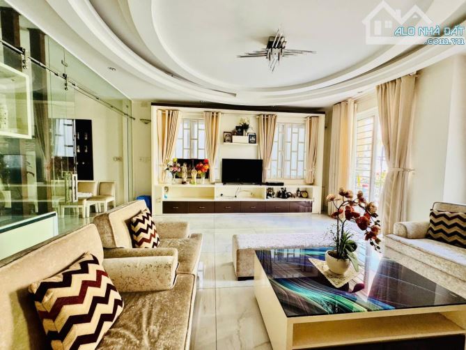 HÀNG HIẾM nhà 3tầng (7 x 18) nở 9m, hẻm 7.5m, 50m ra Mặt Tiền Thích Quảng Đức chỉ 170tr/m2 - 2