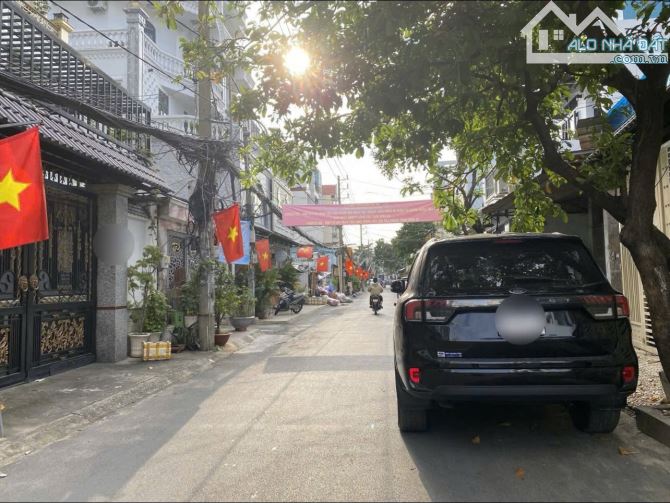Nhà 2 MẶT HẺM 196m2(7/14 X 24 )3 Tầng- 1 MẶT TIỀN Kinh Doanh Hẻm 1/ Xe Tải Tránh có lề - 2
