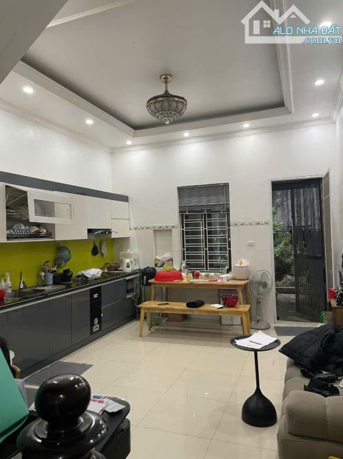 Bán nhà Thiên Lôi, 119m 3 tầng, đường 5m, Giá 6.5 tỉ, sát cạnh Siêu thị AEON - 2
