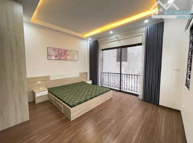 BÁN NHÀ LÔ GÓC PHỐ NGỌC LÂM, LONG BIÊN – Ô TÔ ĐỖ CỬA – 40M - 5 TẦNG – MẶT TIỀN 4.6M – 8 TỶ - 2