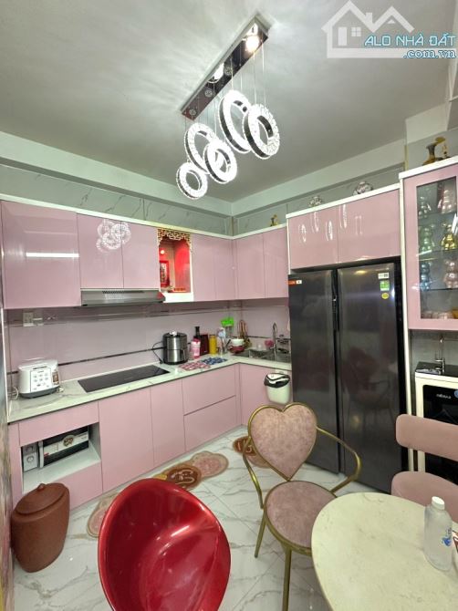 SIÊU PHẨ.M CẬP BẾN HẬU GIAN.G - COOPMAR.T - 4PN - DTSD 99M2 - 2