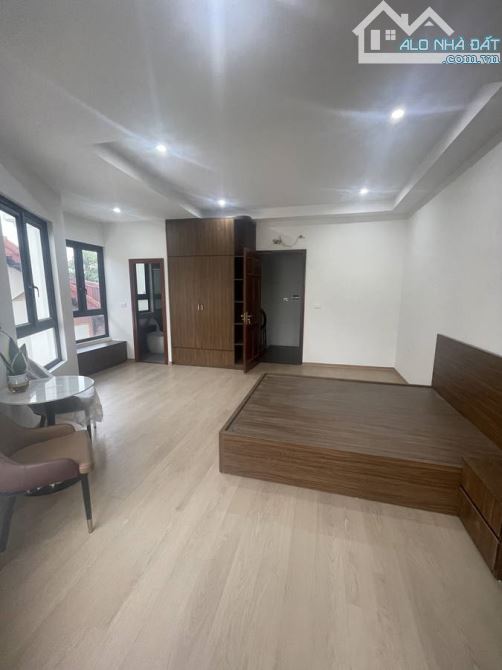 BÁN NHÀ MỚI NGÕ 344 NGỌC THỤY – GARA Ô TÔ –THANG MÁY –FULL NỘI THẤT–40M2- 6 TẦNG - 9.5 TỶ - 2