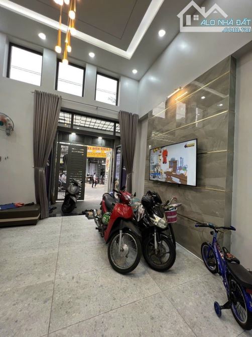 Nhà Lê Đức Thọ, P.16, GV. DT: 5,1m x 15m Nhà trệt 2 lầu ST, giá 8.950ty TL - 2