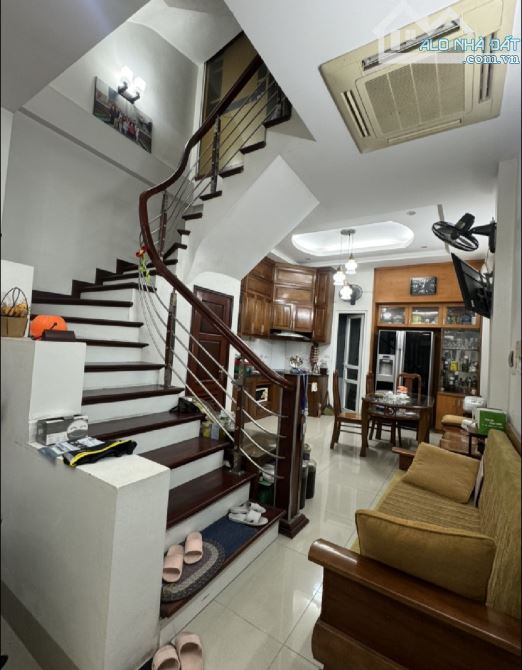 9.2 tỷ Nhà đẹp 5TẦNG MỄ TRÌ 52m2 dân xây y hình - 2