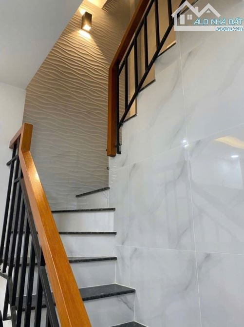 Nhà Lê Lâm, Phú Thạnh – 3 Tầng -Đường 8m – Gần Chợ Nguyễn Sơn - đang có dòng tiền 160trnăm - 2