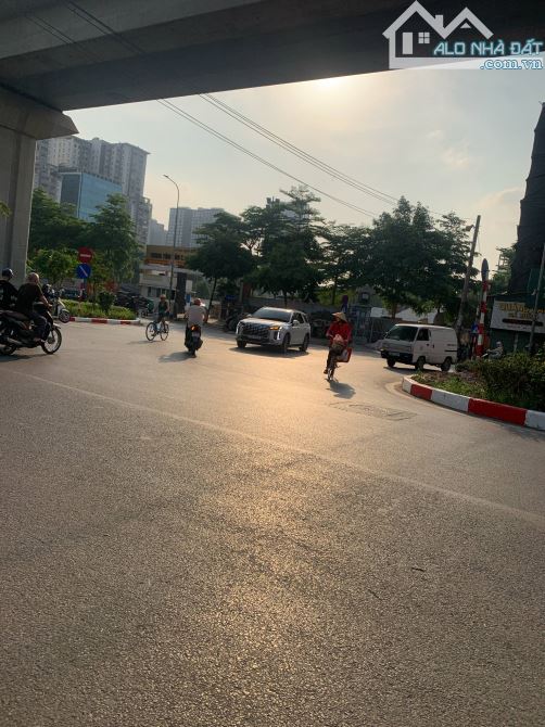 BÁN GẤP! HẠ CHÀO 3 TỶ, MẶT PHỐ HOÀNG CẦU, DIỆN TÍCH KHỦNG 183M2, KINH DOANH SẦM UẤT - 2
