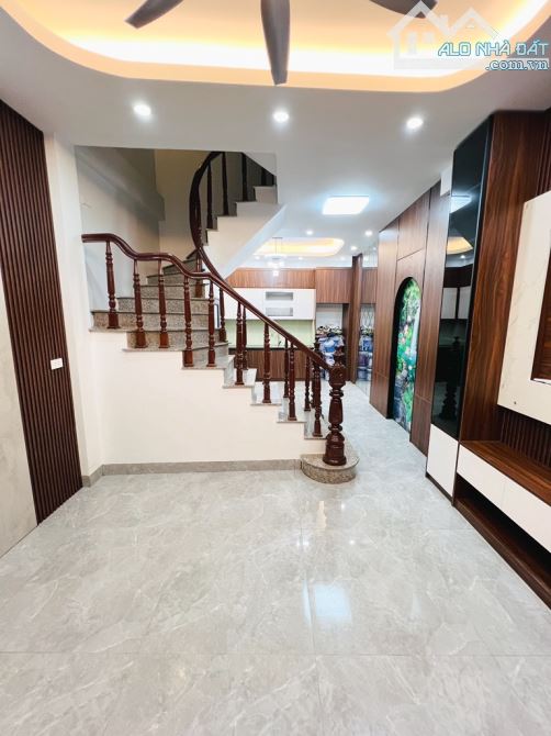 BÁN NHÀ MỚI PHỐ LĨNH NAM , .40m² x 5 TẦNG GIÁ NHỈNH 7 TỶ - 2