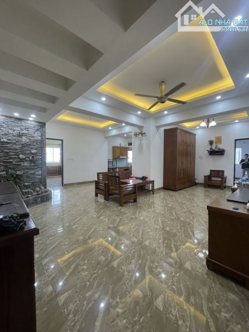 BÁN CĂN HỘ CHUNG CƯ 3PN – 126M² – LÔ GÓC 3 THOÁNG – VIEW MẶT PHỐ LĨNH NAM – GIÁ 6 TỶ - 2