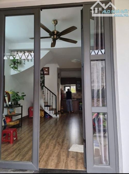 Nhà đẹp xinh xắn ngõ Âu Cơ - Đường thông, ô tô tránh - gần 3 tỷ - 2