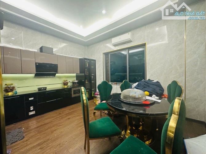 MẶT PHỐ - CẦU GIẤY - ÔTÔ - KINH DOANH 💁‍♀️ 50M² × MT 7M² - GIÁ CHÀO: 27 TỶ 💰 - 2