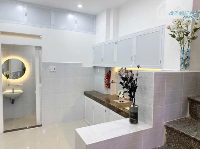 HÓT BÁN GẤP TRONG TUẦN - MẶT TIỀN LÝ THÁI TỔ GÓC 2 MẶT TIỀN - 47M2 - 4 TẦNG - 2