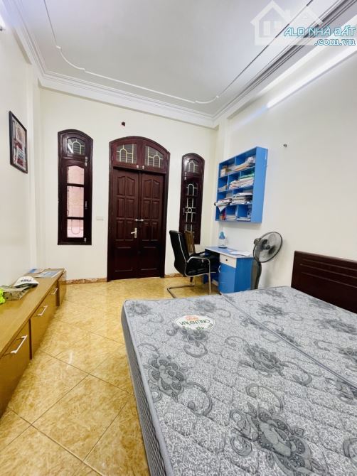 Phố Láng Hạ lô góc 62m2 giá chỉ nhỉnh 9 tỷ - 2