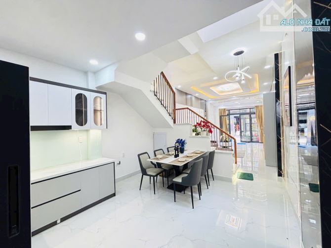 Bán Nhà Q12 - 73M2( 4 x 18.5M )- 2Tầng - HXH- Chỉ 6,23 Tỷ. - 2
