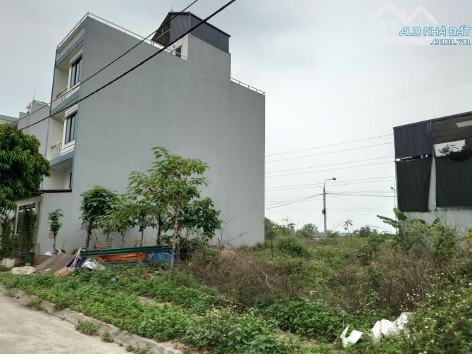 Chính chủ gửi bán lô đất bìa làng Đông Nhân Hải Bối giá chỉ 4.3 Tỷ - 2