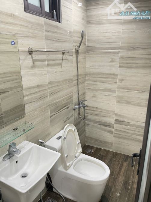 Cho Thuê CCMN Ngõ 86 Hào Nam Đống Đa 25m2 Studio Ban Công Full Nội Thất Thang Máy Gần Chợ - 2