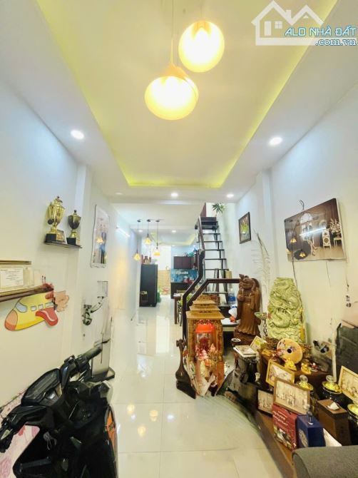 Bán nhà 2 tầng mới hẻm xe hơi gần 50m2 Đông hưng thuận quận 12 chỉ 4.x tỷ - 2