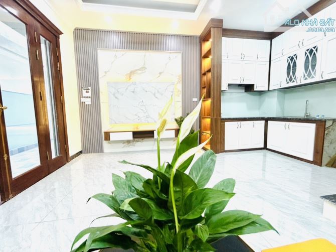 Bán nhà mới Vĩnh Hưng, Hoàng Mai – 5 tầng, 2 mặt ngõ thoáng, full nội thất – Giá 6.8 tỷ - 2
