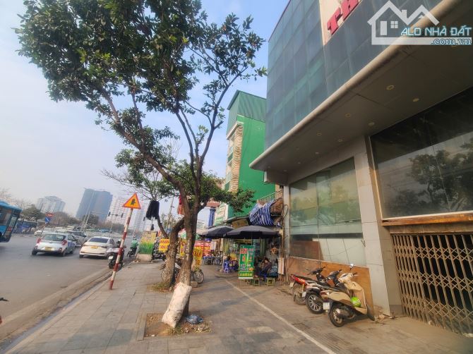 Thật 100%! Bán nhà lô góc mặt đường Giải Phóng 63m2 giá 13.6 tỷ sổ đỏ nở hậu - 2