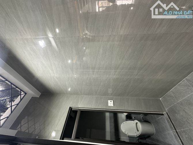 Căn nhà 4 tầng xây mới độc lập, có khung chờ thang máy, dt 56m2 giá tốt nhất khu tdc A51 - 2