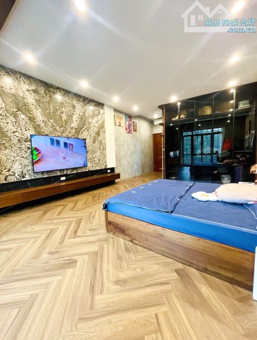 CỰC VIP !!! BÁN CĂN MẶT PHỐ VỊ TRÍ ĐẸP NHẤT PHỐ PHÙNG HƯNG - 105M2 - MẶT TIỀN 9.5M ! - 2