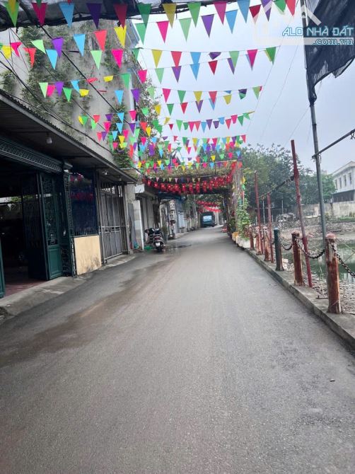 CẦN BÁN 1 LÔ ĐẤT NHƯ PHÂN LÔ VỈ HÈ Ô TÔ TRÁNH Ở YÊN NGHĨA HÀ ĐÔNG DT50M GIÁ 8,2TỶ - 2