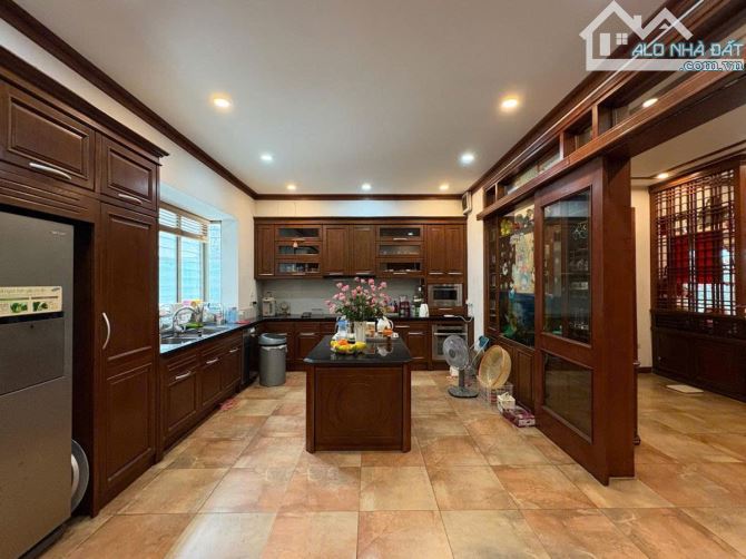 Biệt thự vườn Đào- Q. Tây Hồ- 231m2, xây 6 tầng cực đẹp - 22