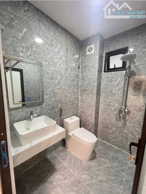 Bán nhà Văn Hương - 35m2 - 6,5tỷ - 40m ra phố - nhà mới,chắc chắn - 3
