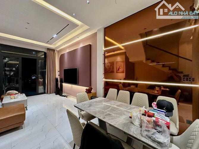 122m2 _ NHÀ PHỐ MỚI HIỆN ĐẠI_  MẶT TIỀN ĐƯỜNG PHƯỜNG 9 - 3