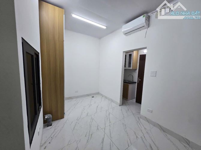 Siêu Phẩm! Bán Nhà Mặt Phố Khương Đình, Gần Phố, Ngõ Rộng, 59m2. - 3