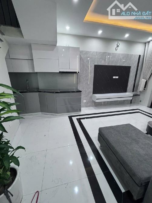 BÁN NHÀ PHÚ XÁ – 5 TẦNG MỚI ĐẸP – VÀI BƯỚC RA Ô TÔ TRÁNH – CHỈ HƠN 6 TỶ! - 3