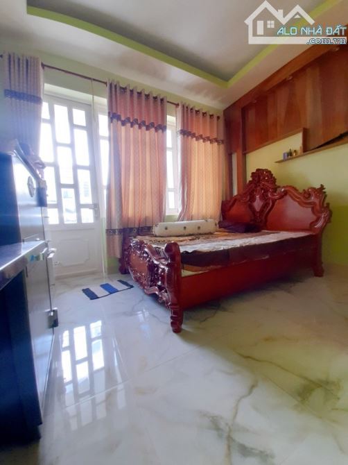 SIÊU PHẨM - 100M2 - 8X12,5M 3 TẦNG SÂN THƯỢNG 6PN 7WC - NGAY CẦU NHỊ THIÊN ĐƯỜNG Q8 - 8.2T - 3