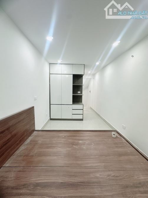 NGÕ ĐÊ TÔ HOÀNG ĐẦU PHỐ BẠCH MAI GIÁP ĐẠI CỒ VIỆT. 24M x 4 TẦNG ——-5,05 T.ỶY - 3